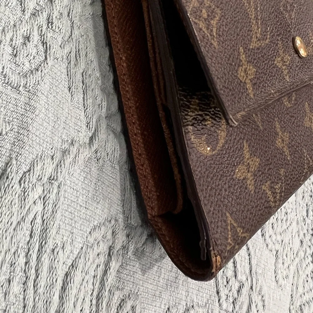 Authentic Louis Vuitton Monogram Wallet - Picture 6 of 6